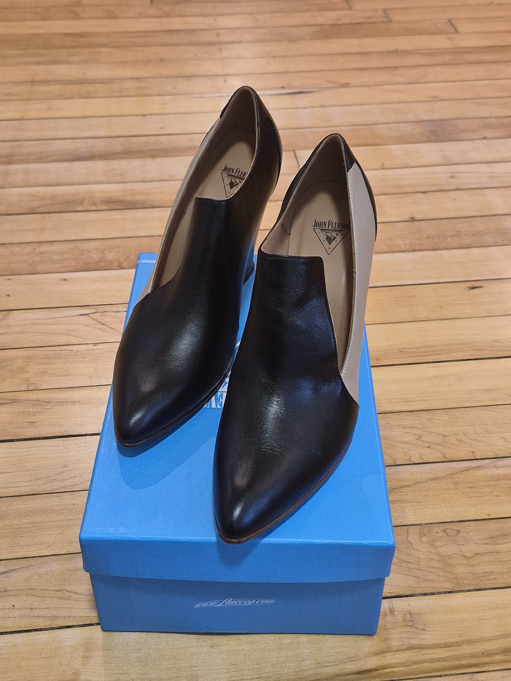 John Fluevog Elegant Conversation Kendra Black and Cream Leather Heels - Picture 6 of 8